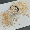 Acessórios de nail art com glitter efeito Maillard para outono e inverno, modernos e deslumbrantes, apresentando uma mistura de fragmentos retrô na cor caramelo para decoração de unhas DIY