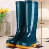 Botas de lluvia de goma negras de caña alta con forro de felpa, cubrezapatos impermeables, protectores de zapatos de goma, botas de agua, botas cortas de cocina para mujer, cálidas