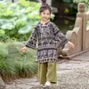 Novo Conjunto Chinoiserie para Meninas da Dinastia Han Outono 2025 Novo Conjunto de Duas Peças Chinoiserie para Meninos Roupa de Performance Tang para Crianças