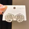 Brincos de Tarraxa Vazados Folha de Bambu com Cravação de Diamantes Agulha de Prata Design Tendência Chinesa Moda de Nicho Acessórios para Orelhas com Sensação Leve de Luxo