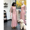 Vestido Tricô Suéter Gola V Elegante e Sexy Estilo Retro Coreano Hong Kong para Mulheres, Roupa de Primavera com Design Acinturado, Vestido Longo