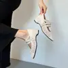 2026 Novo Estilo Sapatos Mary Jane de Palha Vazada Estilo Fada Francesa para Mulheres com Tiras Cruzadas Elásticas e Cano Baixo