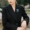 Broche Estilo Chino Pluma de Fénix Turquesa con Circonitas Completas Ambiente Elegante y Vibrante Broche de Fénix Accesorios para Traje Suéter