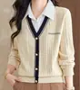 2025 Primavera y Otoño Nueva Moda Combinación de Colores Falso Dos Piezas Suéter Camisa de Cuello Tejido Empalmado Camiseta Básica Top Corto