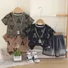 Roupa Infantil Menino Conjunto de Verão 2026 Roupas Novas Estilosas para Bebês Meninos Colar com Letras Kids da Moda Conjunto de Manga Curta com Gola Redonda