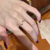 Arete de oreja de espiga de trigo morado con circón suave estilo francés, sensación de lujo ligero y alta gama, único, compacto, exquisito, accesorio de mano versátil