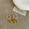 Aretes con colgante de fruta de aceite goteante frescos y lindos, diseño de nicho de lujo ligero, aretes de sentido de diseño, accesorios de joyería para orejas de personalidad dulce y versátiles