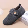 Promoção Quente de Inverno Sapatos de Algodão Espessado Peludos com Solado Macio para Mulheres Antiderrapantes Quentes Slip-on Versáteis Mocassins Botas de Neve Casa