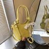 Bolsa Pequena de Alto Padrão Transfronteiriça Feminina 2025 Nova de Verão Versátil Super Popular Bolsa Transversal Casual Portátil Bolsa de Balde