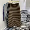 Estilo Retro Elegante de Invierno 2025 Falda de Rayas Gruesas Moda Estilo Perezoso Cintura Elástica Ceñida al Cuerpo para Mujer