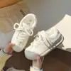 2026 Nuevas Zapatillas Blancas Retro Estilo Alemán de Suela Gruesa Versátiles y Elegantes para Mujer