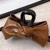 Pinza de Pelo de Cuero con Lazo Estilo Coreano Nuevo para Mujer, Gama Alta, Versátil, Pinza de Tiburón Grande, Pinza de Pelo Elegante, Accesorios para el Cabello, Tocado