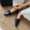 Sapatos Mocassins Simples de Couro Macio Estilo Britânico Bico Quadrado Raso Sapatos Baixos para o Trabalho Sapatos Preguiçosos Completamente em Couro para Mulheres