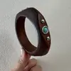 Ornaments Yong Ge Estilo Étnico Europeu e Americano Pulseira Larga de Madeira com Inlay de Turquesa Pulseira Irregular de Madeira Natural Rebitada para Mulheres