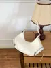 Bolsa de ombro estilo nicho coreano para mulheres, bolsa de mão tipo travesseiro moderna e fashion, única e versátil, bolsa de ombro de alta qualidade para mulheres
