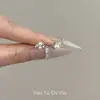 ¡Romance Blanco! Anillo de Diamante y Perla Brillante para Mujer, Anillo de Banda Lisa de Lujo Ligero de Gama Alta, Anillo Abierto de Diseño de Nicho