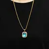 Haiteng joyería de moda elegante cuadrado Zafiro acero inoxidable incrustado de diamantes para mujer colgante de titanio de acero dorado colgante al por mayor