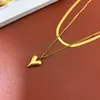 Moda Europeia e Americana Colar com Pingente de Coração de Camada Dupla Feminino Empilhado Ouro 18K Banhado em Aço Titânio Corrente de Osso de Cobra Corrente de Clavícula Feminina