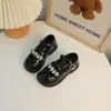 Zapatos de Piel para Niñas 2024 Hebilla de Perla Zapatos de Princesa Estilo Coreano de Moda Simples Versátiles Zapatos de Rendimiento para Niñas Mayores
