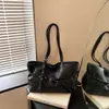 Bolsa de camurça para mulheres, grande capacidade, nova coleção outono/inverno 2026, bolsa de ombro versátil, bolsa de axila, bolsa tote retrô para o dia a dia