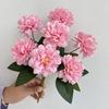 7 ramos de crisantemos de bolas pequeñas ceremonia de boda salón de bodas adornado con decoración de arreglos florales novia sosteniendo flores flores de mesa para flores de comercio exterior