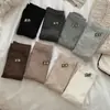 Calcetines apilables de micro-presión para mujer, nuevos calcetines de otoño e invierno hasta la pantorrilla, calcetines apilables versátiles de color liso en tono café, calcetines largos de algodón con rayas verticales