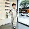 Conjunto de Ropa de Otoño para Niños Niños Chaqueta Set 2026 Nuevo Estilo Primavera/Otoño Para Niños Medianos y Mayores Deportivo Otoño Fresco Guapo Moderno