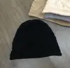 Chapéu Gorro de Malha Feminino para Outono e Inverno, Tamanho Grande para Circunferência da Cabeça, Camada Única, Afina o Rosto, Moderno, Simples, Versátil, à Prova de Vento, Quente, Estilo Slouchy