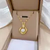 [Acero de titanio] Collar elegante y lujoso con perlas de pipa, cadena de clavícula de acero de titanio para mujer.