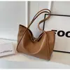 Bolso retro de gran capacidad transfronterizo para mujer, nuevo modelo 2026 para el trabajo y los desplazamientos, bolso casual de axila