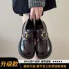 Zapatos de cuero para mujer estilo británico para ir al trabajo, modelo nuevo 2026, versátiles con faldas, mocasines negros de suela blanda con cierre de velcro
