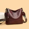 2026 Nova Bolsa Transversal de Couro Macio Estilo Retrô Bolsa de Ombro Único Feminina Versátil Grande Capacidade Bolsa para Mãe de Meia-Idade Comércio Exterior Transfronteiriço