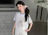 Conjunto de Duas Peças para Crianças Maiores: Camiseta de Verão Estilo Coreano com Laço e Saia de Bolo, Conjunto de Vestido de Princesa Estiloso e Moderno
