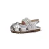 Sandalias para Niñas 2026 Verano Nuevo Estilo Zapatos de Princesa para Niños Estilo Coreano Punta Cerrada Bebé Suela Suave Zapatos para Niños Pequeños Zapatos de Playa