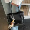 Bolsos Pequeños de Moda para Mujer Este Año 2026 Bolsos Cruzados Versátiles Nuevos con un Toque de Lujo, Bolsos de Mano Súper Populares, Bolsos Tipo Cubo