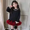 Conjunto de Suéter de Tricô para Meninas de Natal e Ano Novo Laço de Pérola Pom-pom Renda Outono Inverno Festival Conjunto Elegante de Duas Peças