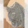 Blusa de Proteção Solar Listrada Contrastante Estilo Hong Kong Retrô Ins para Mulheres Verão Redutora de Idade Solta Tricô Manga Longa Leve