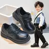 Sapatos de couro para meninos, estilo preppy, adequados para primavera e outono, para alunos mais velhos do ensino fundamental, sapatos de performance, bico redondo, preto, sola macia, antiderrapante