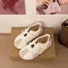 Sapatos Mary Jane de tiras cruzadas em estilo descontraído para mulheres, novo modelo de verão 2026, sapatos de salto quadrado vazados confortáveis, sapatos casuais off-white