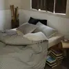 Estilo mid-century, qualidade A, jacquard de algodão tingido em fio, conjunto de cama de quatro peças, com um design simples de listras, incluindo uma capa de edredom e conjunto de cama de algodão e linho