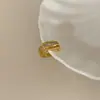 Moda, luxo leve, retrô, design requintado, ear cuff de zircônia em formato de C torcido irregular para mulheres, brincos únicos e elegantes