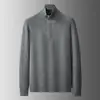 Suéter de Punto para Hombre 2026 Otoño/Invierno Gris Cuello Alto Versión con Cremallera Juvenil Business Casual Para Usar Solo Chaqueta Talla Grande Moderna