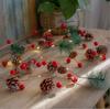 Iluminação de Natal LED Sino Pinha cordão de luz lâmpada agulha de pinho fruto vermelho cordão de luz decorativo bateria luzes de cordão internas atacado