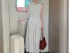 Traje a Rayas Estilo Francés para Mujer, Verano 2026, Atuendo Súper Moderno, un Conjunto Completo, Impresionantemente Hermoso y Único para el Verano