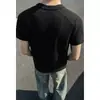 2026 Verão Novo Estilo de Hong Kong Tamanho Plus Gola Redonda Retalhos Manga Curta Camiseta Masculina Solta Casual Versátil Bloco de Cores Tendência