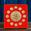 Adornos Dorados del Zodiaco Chino Set Completo Monedas Conmemorativas Caja de Regalo Set Tienda de Oro Joyería Banco Seguros Negocios Regalo Cotidiano