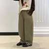 Buen ajuste, ¡pantalones que no marcan la forma de las piernas! Pantalones casuales de color liso para niños, prácticos para las cuatro estaciones, con textura lavada y desgastada