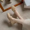 Zapatos Mary Jane Blanco Grulla de Almohada para Mujer Estilo Nuevo Primavera 2026 Suela Suave Moda Versátil Tacón Grueso Alto Boca Baja Zapatos de una Sola Pieza Tacón Bajo Dama