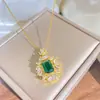Collar con Colgante de Zirconia Grande Esmeralda de Acero de Titanio Nuevo Producto Transfronterizo Europeo y Americano Cadena de Clavícula Versátil de Temperamento Ligero de Lujo para Mujer Venta al por Mayor