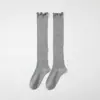 Calcetines largos de algodón para mujer de otoño con ribete de encaje, calcetines de tubo alto, calcetines simples estilo coreano que realzan las piernas para combinar con botas